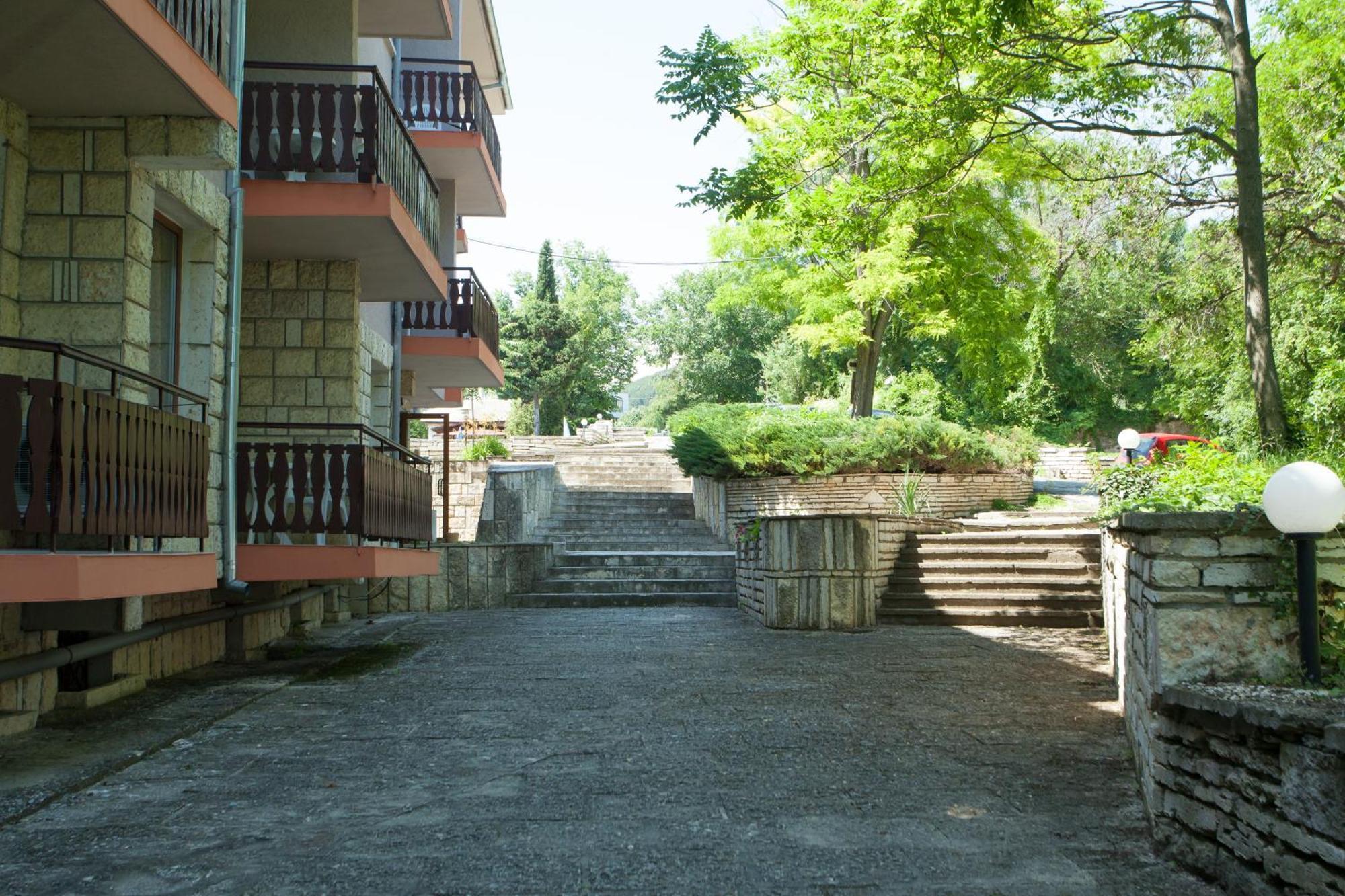 Bisser Hotel - Free Parking - Free Pool Access Balčik Exteriér fotografie