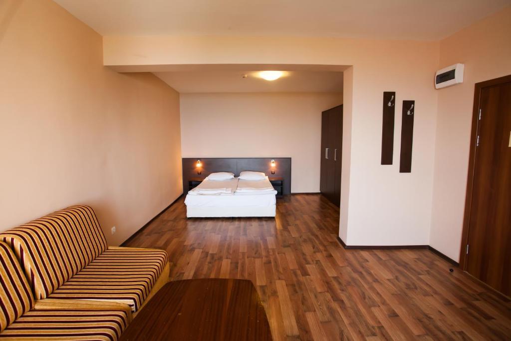 Bisser Hotel - Free Parking - Free Pool Access Balčik Pokoj fotografie