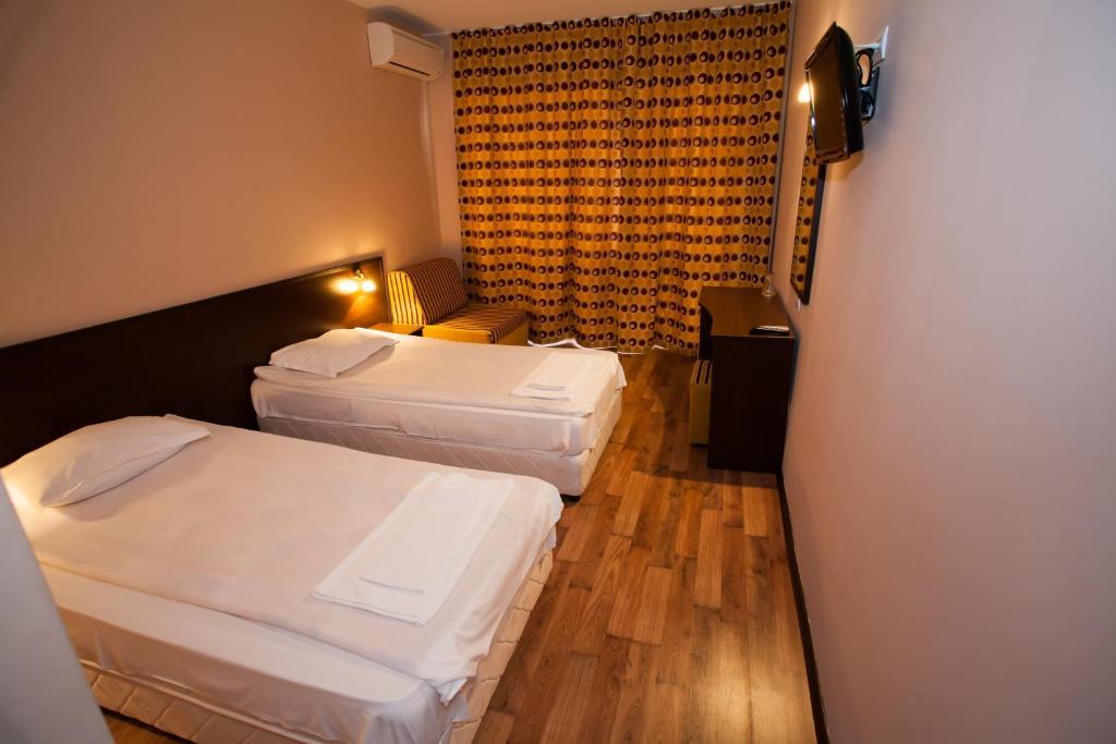 Bisser Hotel - Free Parking - Free Pool Access Balčik Pokoj fotografie