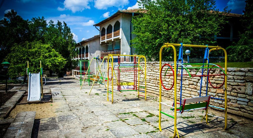 Bisser Hotel - Free Parking - Free Pool Access Balčik Exteriér fotografie