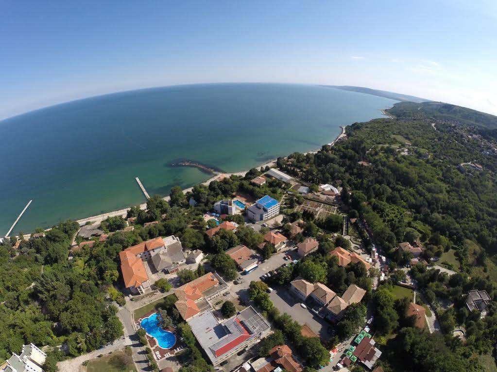 Bisser Hotel - Free Parking - Free Pool Access Balčik Exteriér fotografie