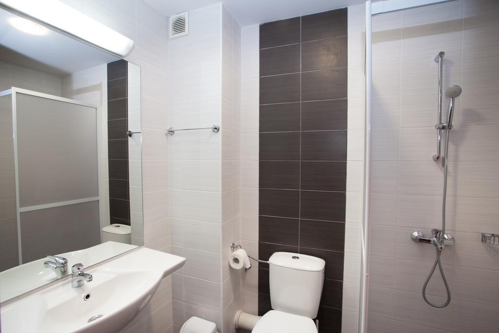 Bisser Hotel - Free Parking - Free Pool Access Balčik Pokoj fotografie